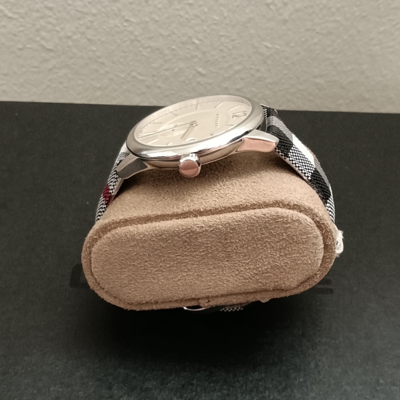 Burberry Watch - Picture 4 of 4